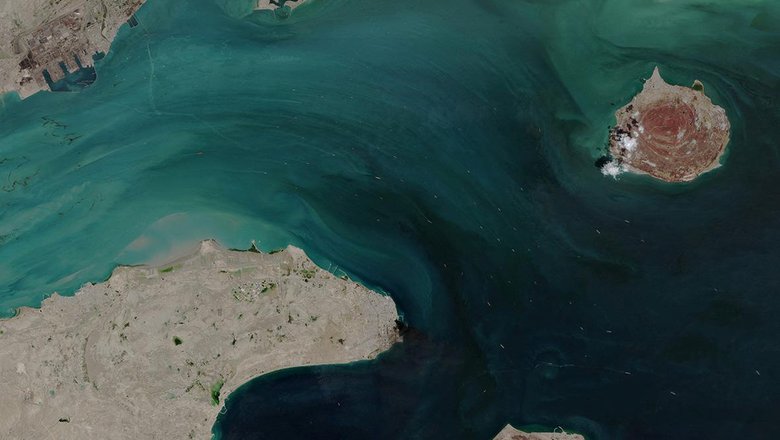 КСИР разъяснил новый порядок прохождения судов через Ормузский пролив