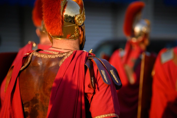 Моногамия на всю жизнь и полусироты: как изменилась жизнь после падения Рима