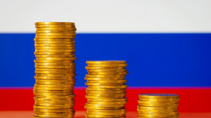 Сбежавший из России иноагент нервно заулыбался в камеру: «До беды как до Марса!»