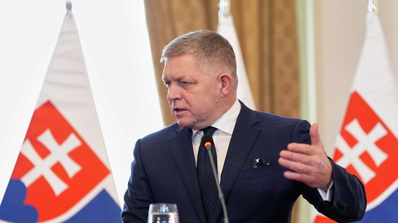 Фицо объяснил, что не так с идеей Мерца об особом статусе Украины в ЕС