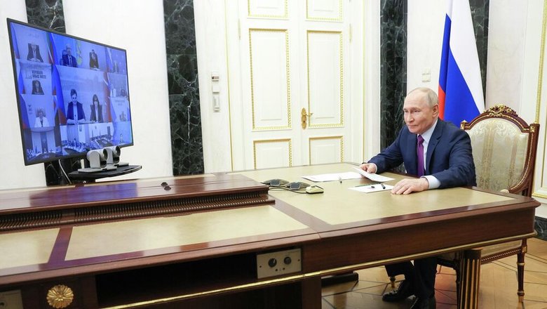 Путин обратил внимание на спад в издании книг на языках народов Дагестана