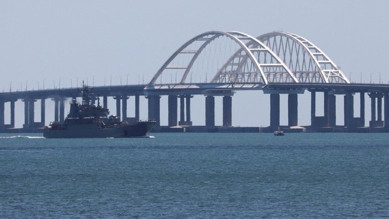 В очереди на Крымском мосту утром скопилось более 1200 машин