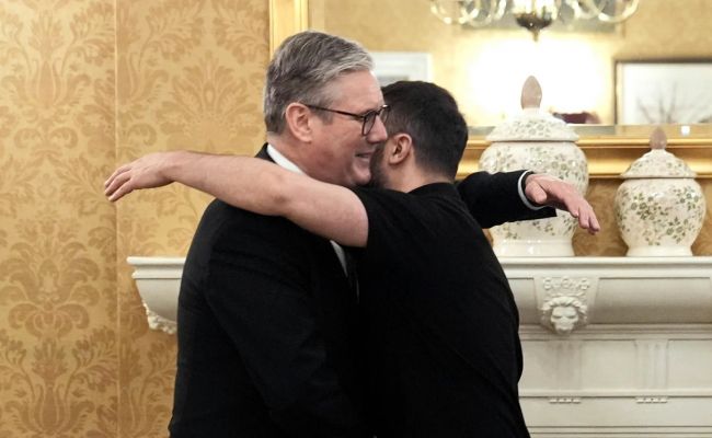 П***р п***ром поощряем! Любят друг друга в кабинетах, а мы пока дохнем — депутат Рады