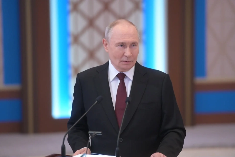 Путин поздравил военных моряков с Днём ВМФ и отметил мощь ядерной триады