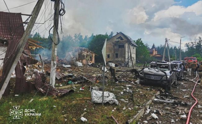 Россия нанесла удар по военной выставке под Киевом, 10 человек погибли, сотня раненых