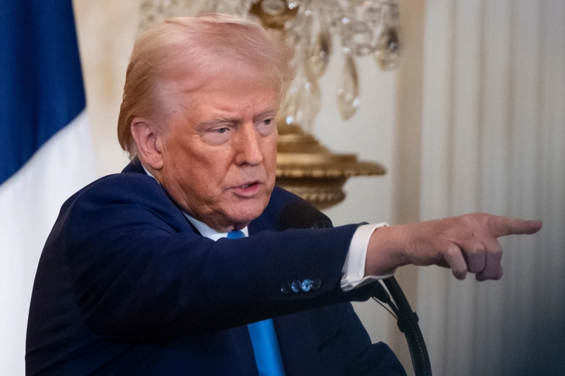 Трамп: США берут Ормуз под контроль и будут «очень сильно» бить по Ирану
