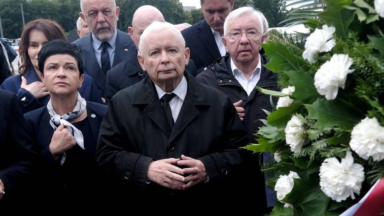 В Польше освистали партию Качиньского во время траурных мероприятий