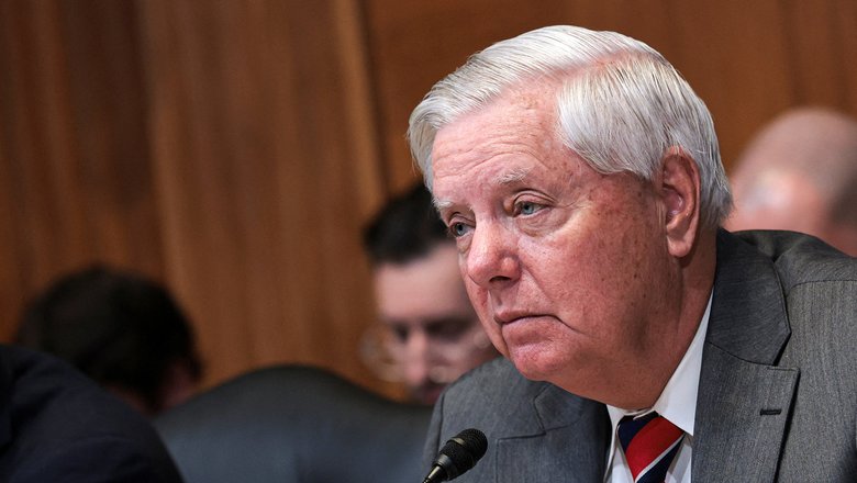 В США предложили назвать санкции против РФ именем Линдси Грэма*