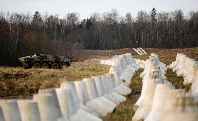 Восточный щит: Польша за полгода построила менее километра защитных сооружений