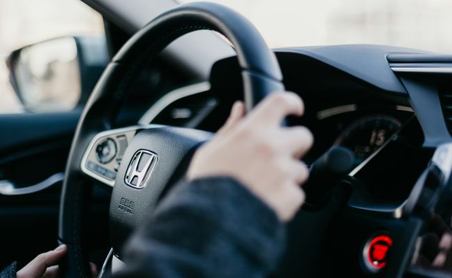 Прическа 84-летнего главного инженера Honda затмила все его патенты