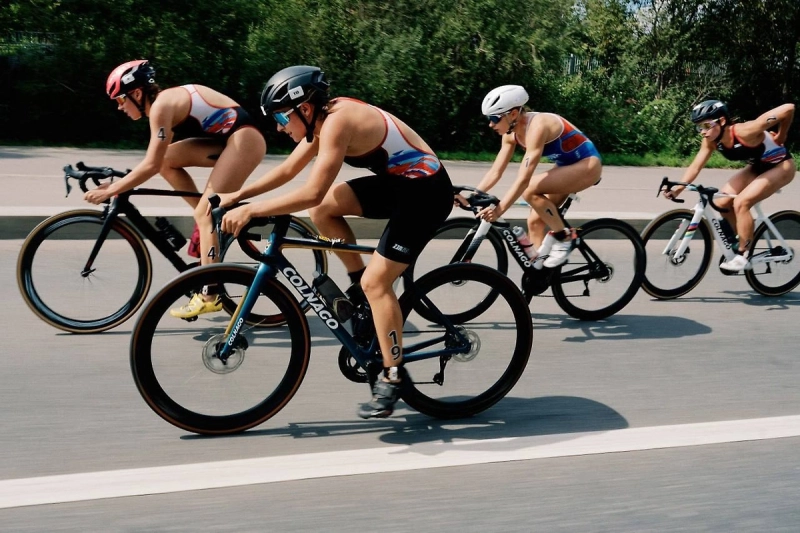 World Triathlon допустил российских триатлонистов к стартам с флагом и гимном